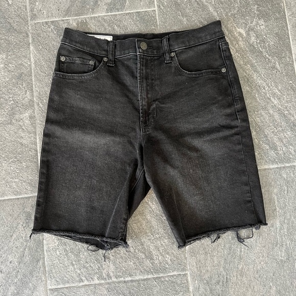 Gap High Rise Black Denim Bermuda Shorts Raw Hem Cut Off - Picture 2 of 6